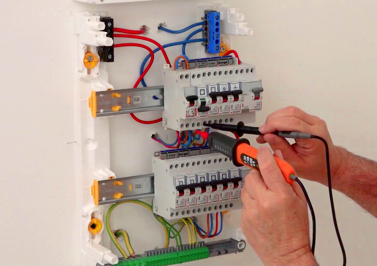 electricien-intervenir-chantier-ezilec